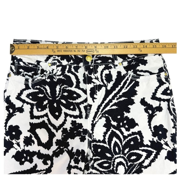 Chico's So Lifting Crop Pants 0.5 (S) Black White Floral Damask Slimming Stretch - Picture 6 of 8